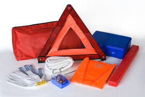 vehicle emergency kit for summer vacations